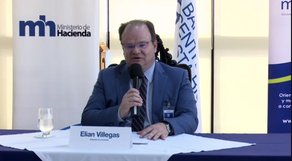 El ministro de Hacienda, Elian Villegas, calificó el acuerdo a nivel técnico como "histórico".