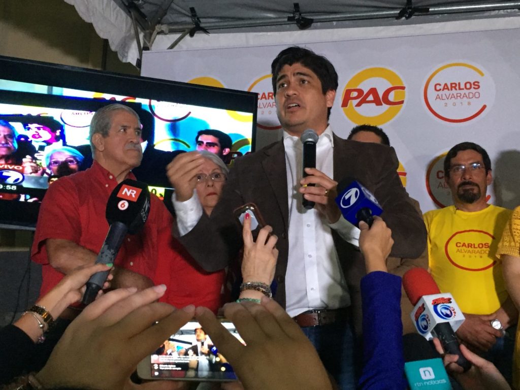 Carlos Alvarado se presentó como vencedor de la convención del PAC a las 10 p. m. en su sede de campaña, en Los Yoses.